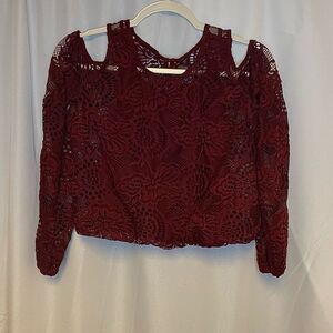 Hollister Burgundy Lace‎ Cold Shoulder Blouse